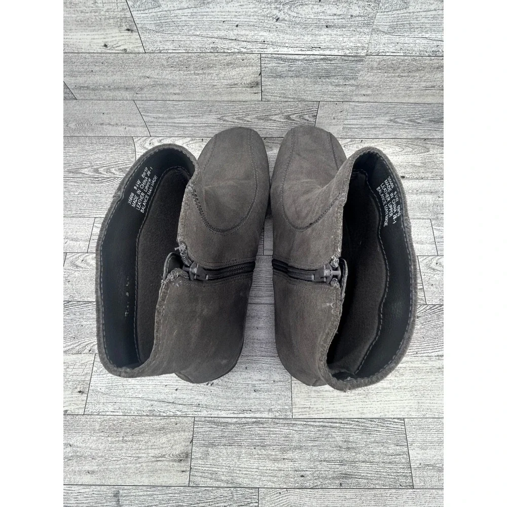Clarks Women's Gray Suede Ankle Boots Side Zip Wedge‎ Heel Size 9.5W
